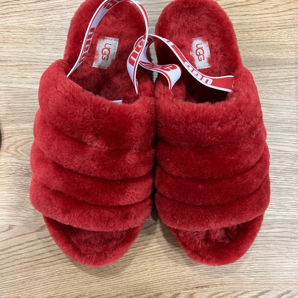 Ugg Fluff Yeah Faux Fur Slingback Sandal Size 9- Ribbon Red